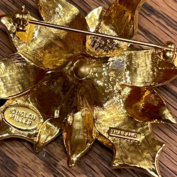 Nolan Miller poinsettias brooch with opals and green rhinestones - Picture 7 of 7